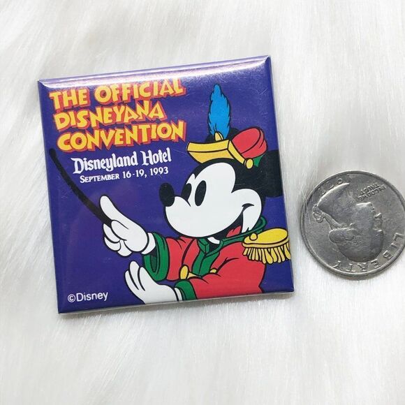 🔮 5/$25 Disney Mickey 1993 Official Disneyana‎ Convention Pin - Picture 2 of 3